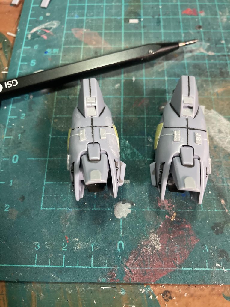 気を取り直してプラ板、スジボリでのディテールアップを始めました👍