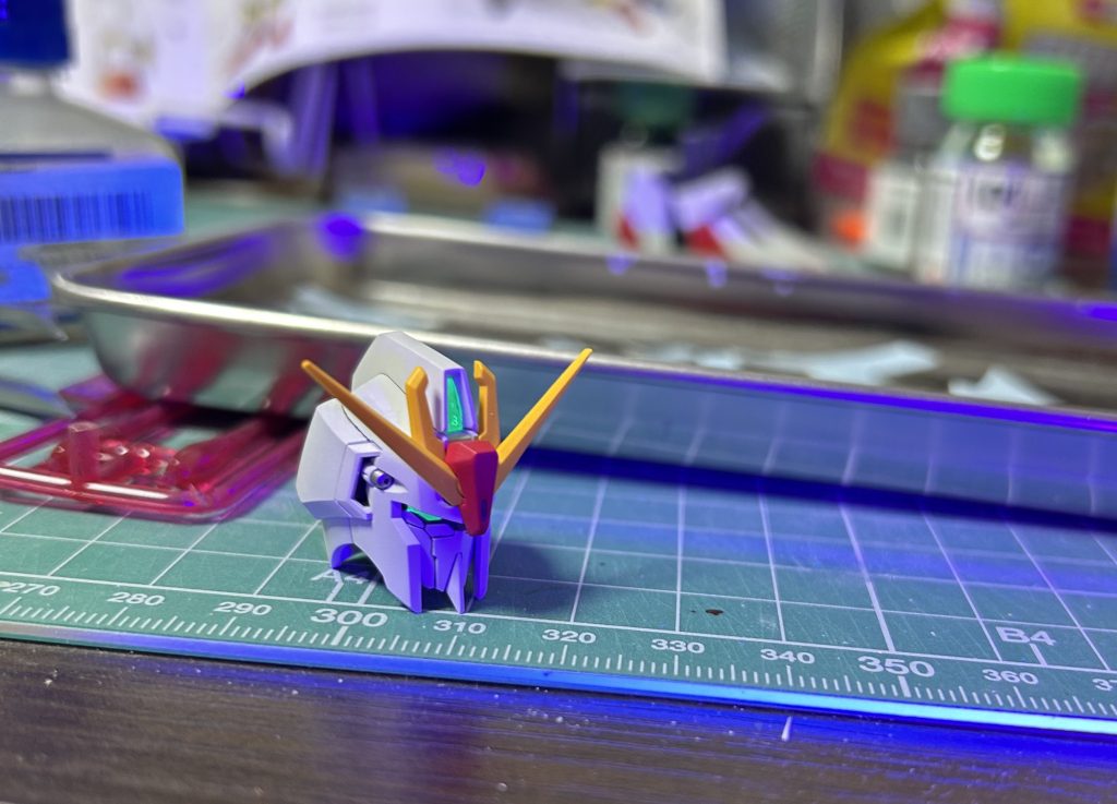 蛍光塗料を使ったのでレンズが光ります。