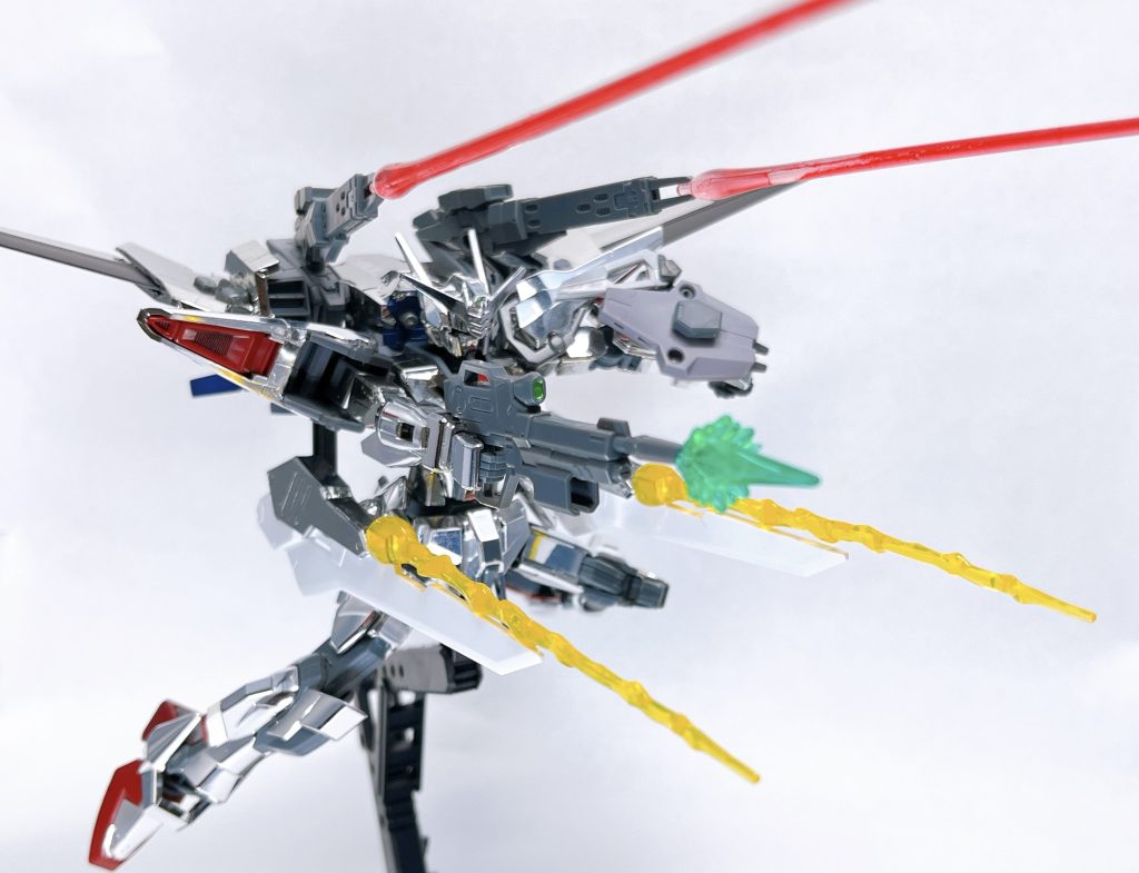 一斉射撃！！最後までご覧いただきありがとうございました🙇想像していたものを形にすることができて良かったです。これからもちょっとずつミキシングや塗装に手を出して行こうと思います。劇場版SEEDの公開前に間に合ってよかった…公開までもうすぐ！楽しみです！！