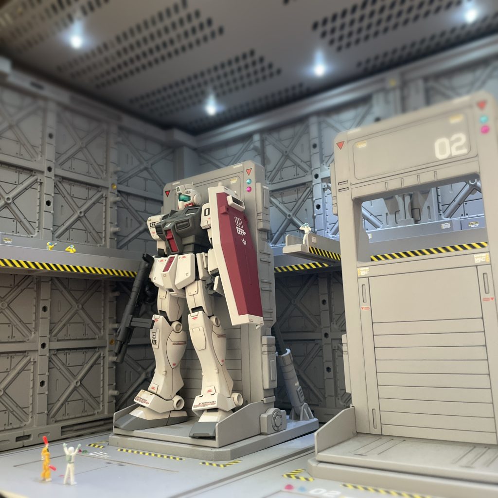 格納庫全景合わせ目消し・後ハメ加工・ディテールアップ等安いキットですが自分色が出せる手のかけ甲斐がある作って楽しいキットでした。