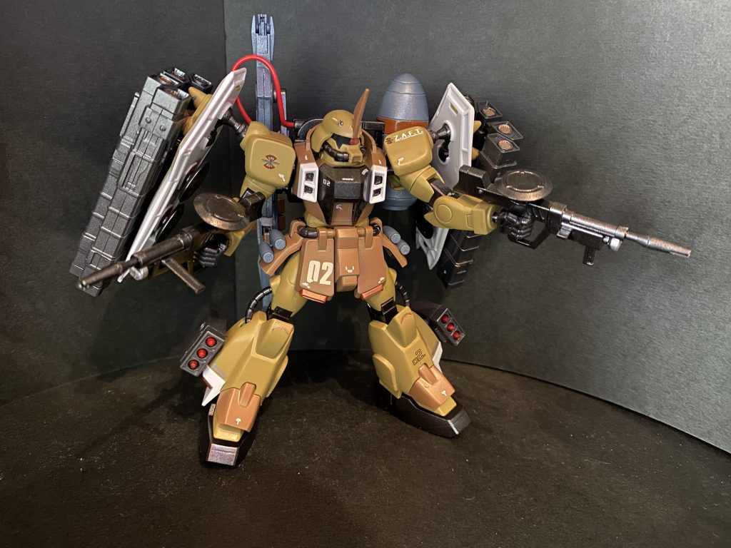 そして、ジオンのザクはデザートカラーとか迷彩塗装よくされていますが、CEのザクではあんまり見ないなと思ったのが今回の着想点です。