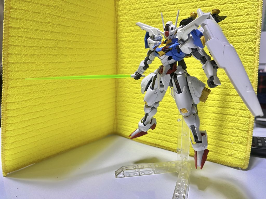 〆にビームサーベル構えた決めポーズ。
