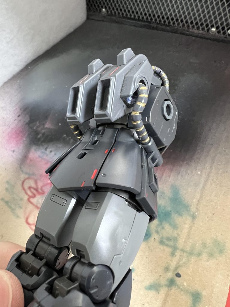 百式のバックパックを使おうとしてた時もありました。