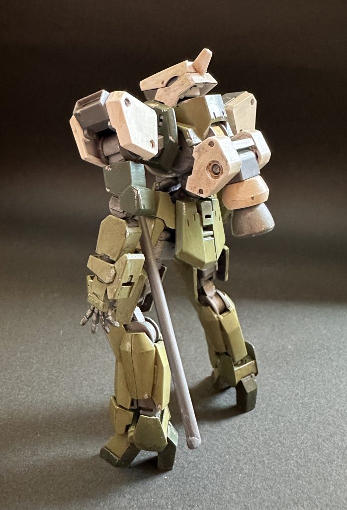 ２０２４年はグレイズ系の機体にしぼって、１２体のグレイズをつくれたらいいなと思っています。１月のグレイズは、グレイズ改。敵方の機体を修繕して使う。興奮しますね。