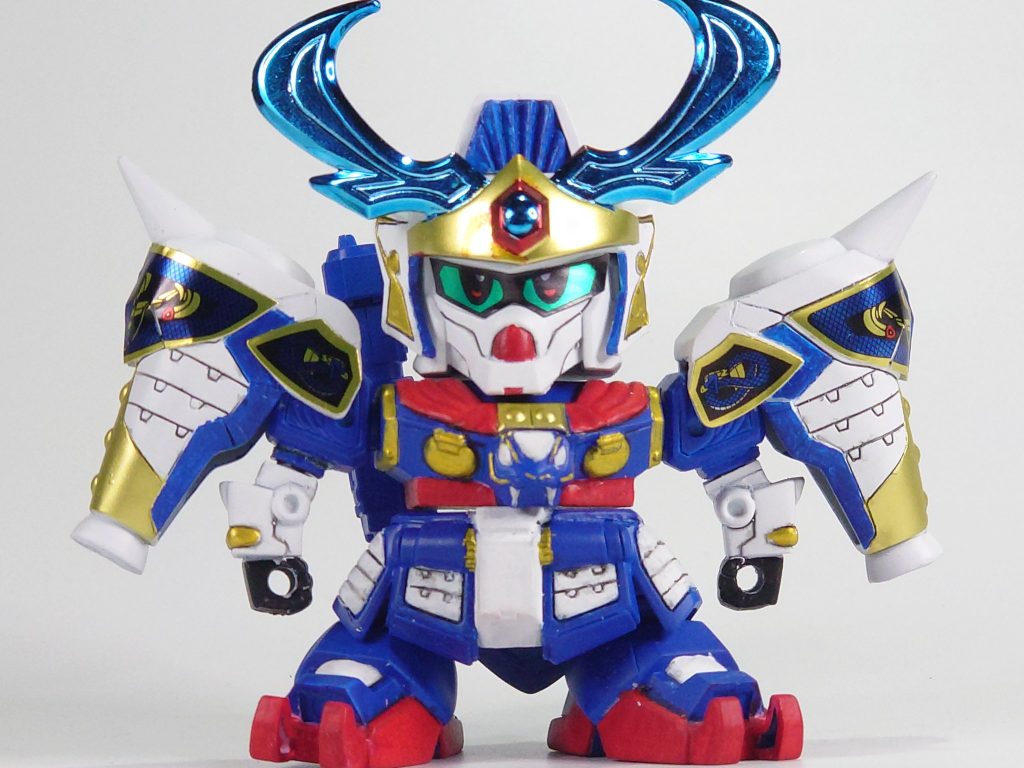 正面から、今回は金以外はアクリジョンを使って仕上げてみました匂いがほぼ無いのはとてもいいですね