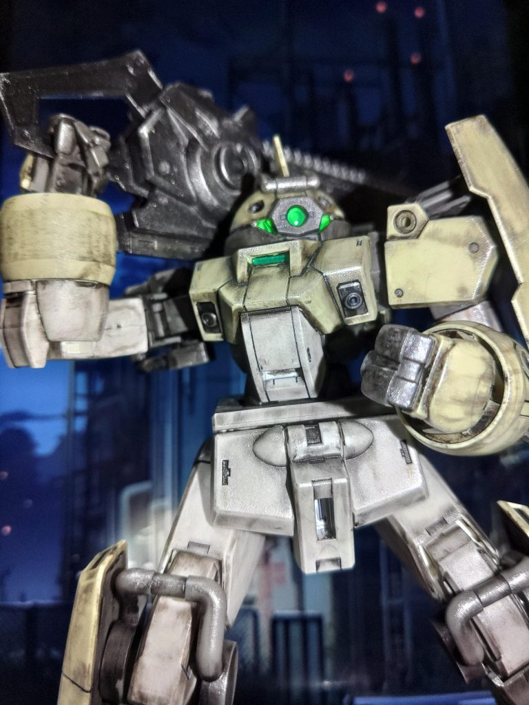 指が３本なのもメカっぽくて良い