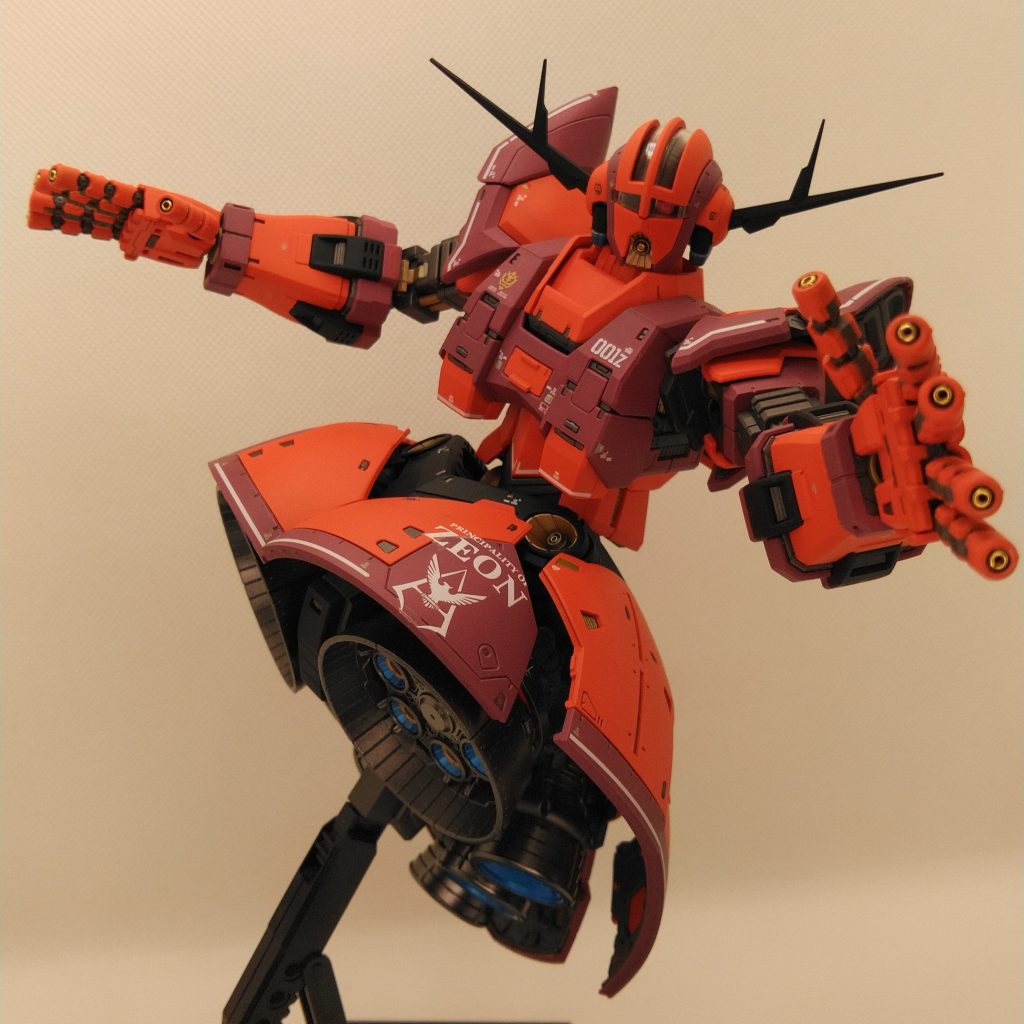 使用した塗料は、ガイアノーツの焔朱と焔小豆がメインです