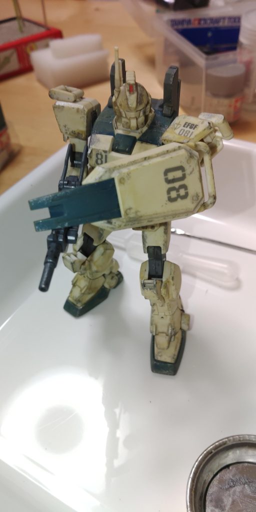 最近、100均でトレーを仕入れました！製作はもっぱら子供が寝た後のリビングなので、なるべくこじんまり、汚さないようにしています。早く自分の部屋が欲しい。。。(あと10年はかかりますが、、、)