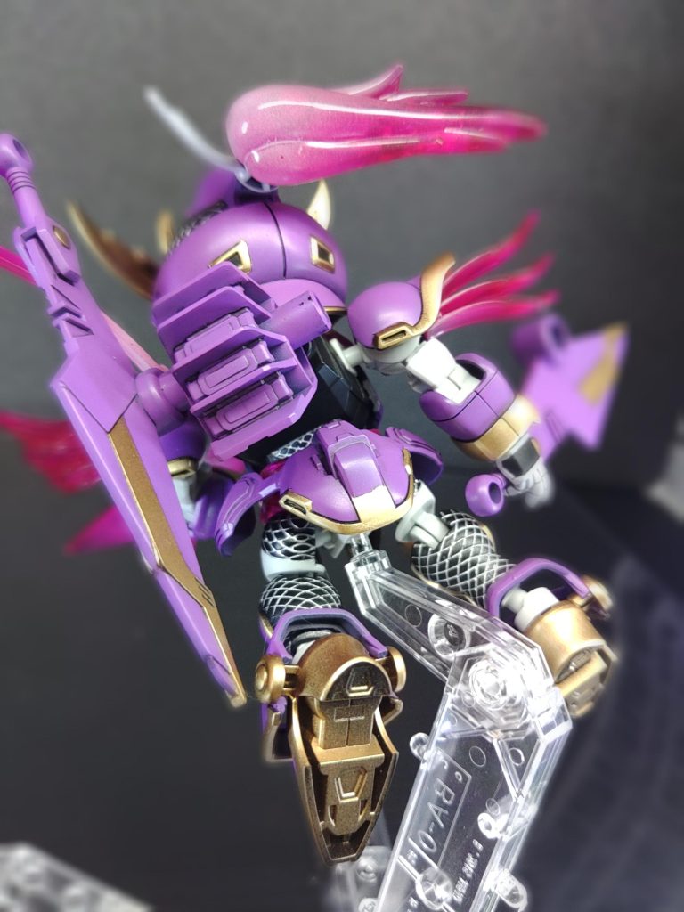 バックパック、足裏、太ももの肉抜き穴にたどり着く前に完成が見たくなって、、、クロスシルエットフレームも塗らず、、、