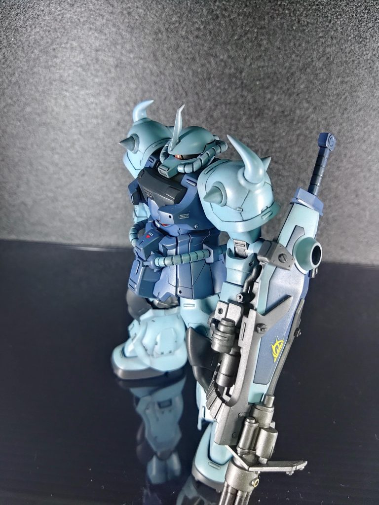 筋彫りと軽いディテールアップ、肩アーマー内側のダボ軸除去(フットボール選手に見えちゃうアレね)