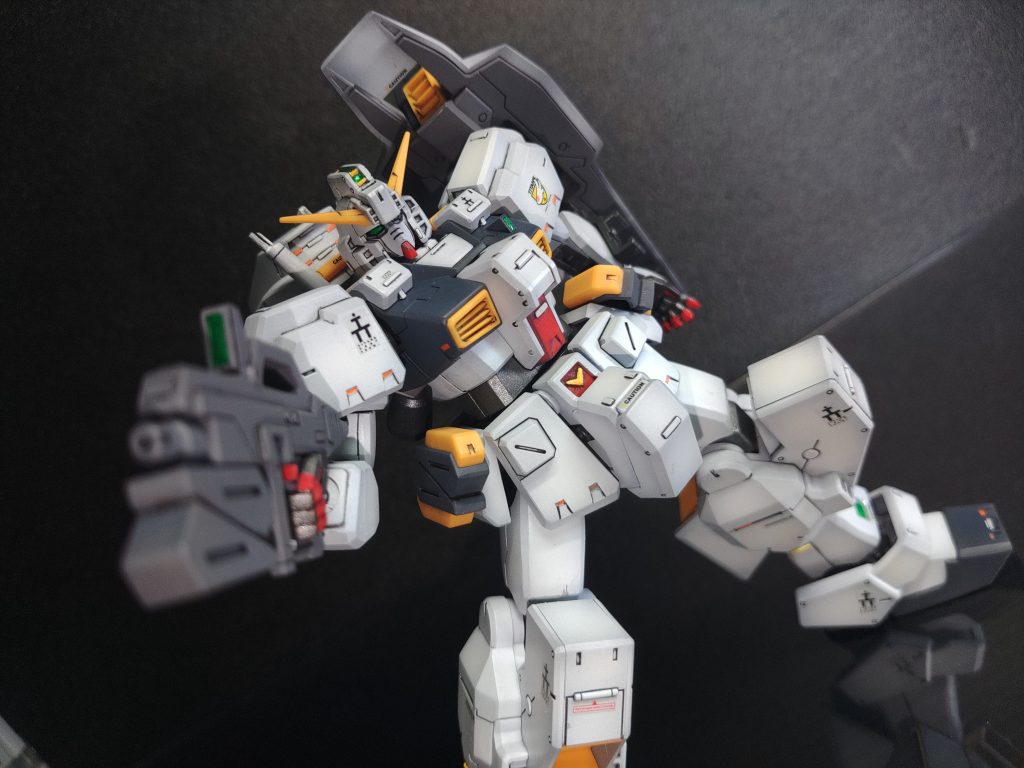 ビームサーベル、頭部センサーガードにギターの弦、コイツは1セットあれば一生使えます(特に巻き弦はアンテナ、バルカン、内部ディテールなんでもOK) 