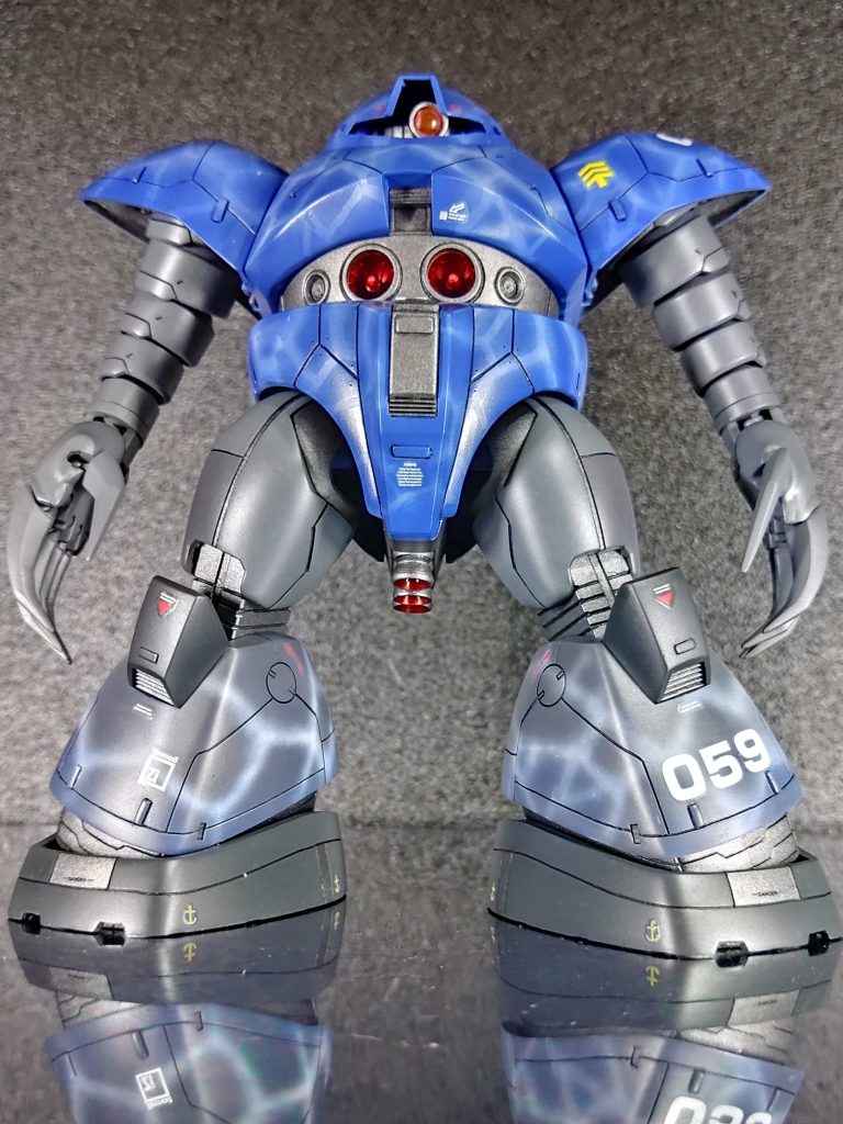 乾燥後、メインカラーをお好みの濃さになるまでフワ〜っと全体的に吹きかけます(グラデーション塗装の修正みたいなカンジで)