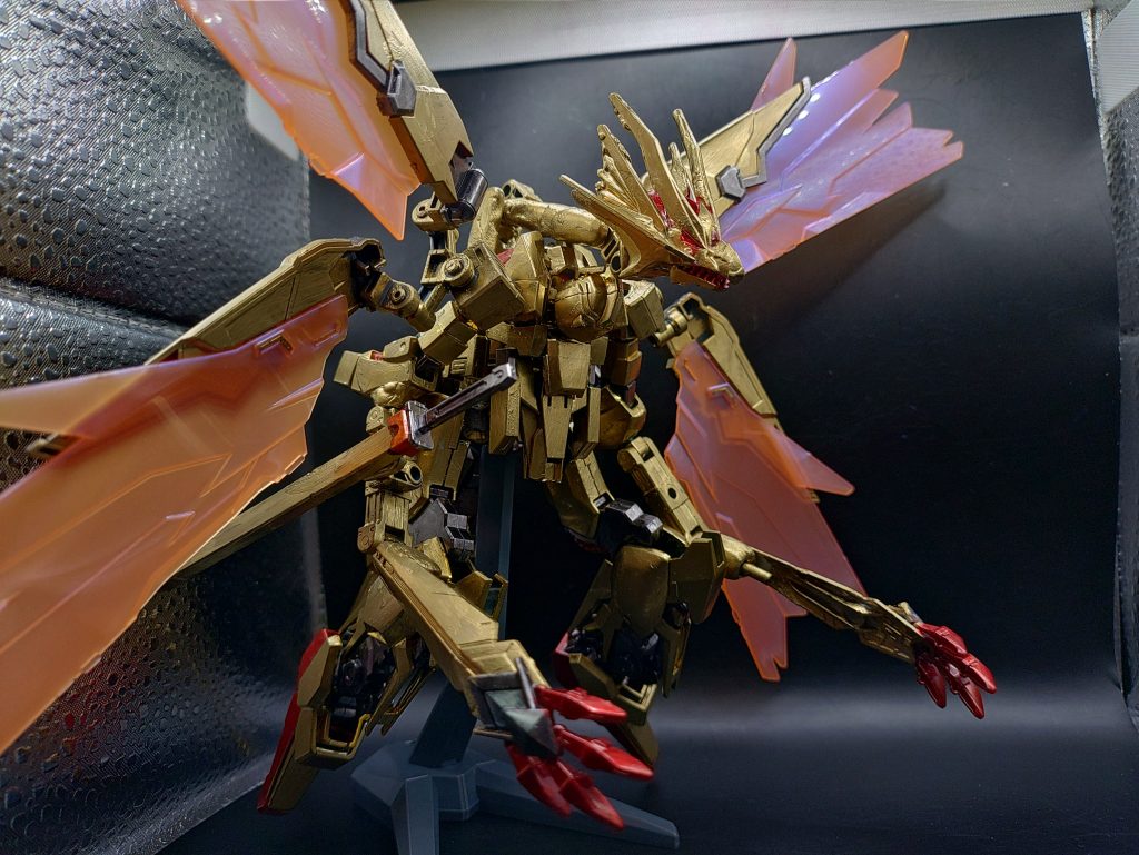 ◯アクション簡単なパーツ移動だけでもいい感じの竜になったので、今回もかなり満足できる機体を作成することができました✨名前のδ式 蛇馬魚鬼ノ型は、δガンダムのδに、百式の式、蛇馬魚鬼はジャバウォックという龍の名前をもらい、その型で作成したという感じです。