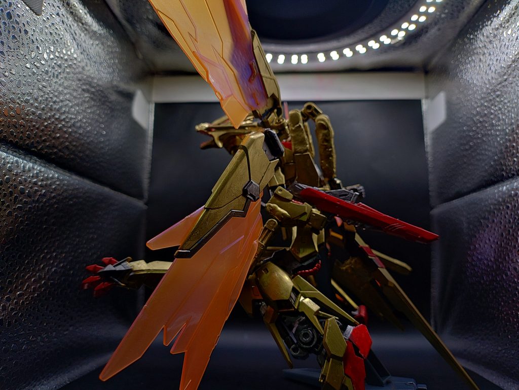 ◯武装・頭部バルカン×2・アクセラレートサブマシンガン×1・ビームサーベル×4・太刀×1・ドラゴンヘッド×1・ドラゴンクロー×2・ウィングバーニング