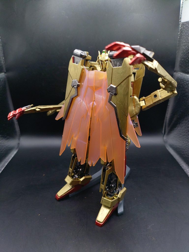 ◯導きの腕わたしが好きなゲテモノガンダムの一つ、ガンダムジエンドをオマージュして、防御形態でも戦えるようにサイドから、大型クローを展開できるようにしました。