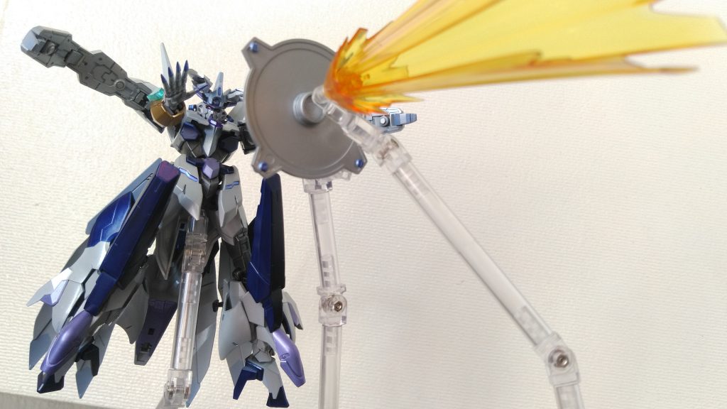 「ムシュマッド・ショット」鏡状の武器から強力な光線を放つ技。