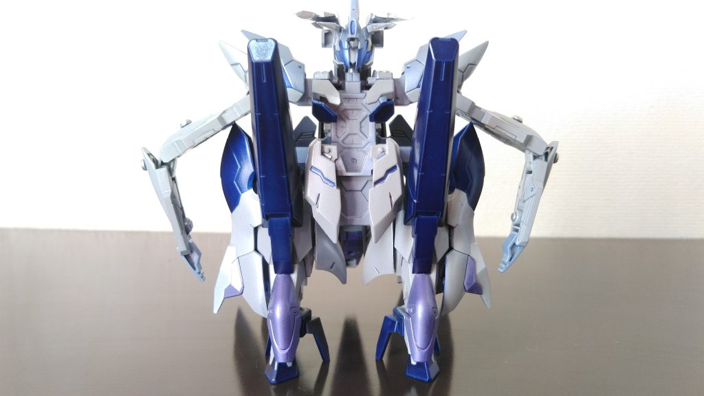 ファウストローブ「神獣鏡」シンフォニックギア「シェンショウジン」のデータを元に作られたローブ。錬金術とシンフォニックギアの技術を融合させたものであり、ガンダム・シェム・ハを神の力の器にすることができる。