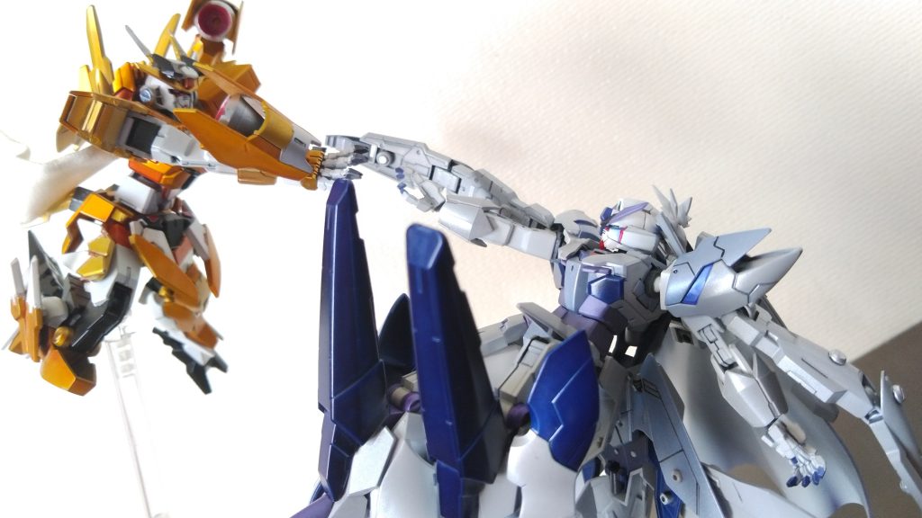 最後に最終回のシーン再現で終わり!ガンダム・ガングニールはエクスドライブモードだったらもっと再現度が高くなったんだけどそこまで作り込めなかった・・・。