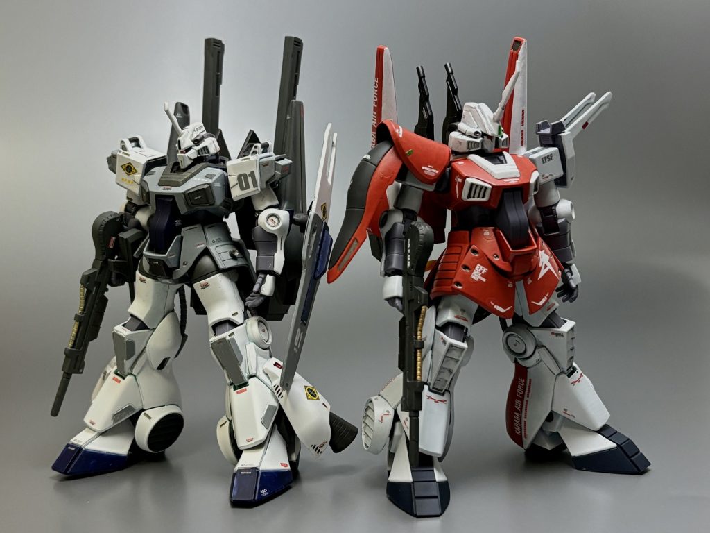 同じく白系統でペイントしたオリジナル機とパシャリ。プロトタイプ ディジェhttps://gumpla.jp/hg/842216