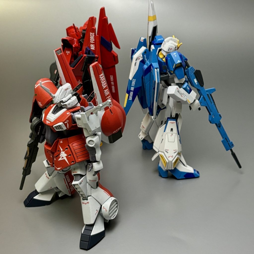 我が家のカラバ所属機とパシャリ。リック・ディジェ 風https://gumpla.jp/hg/1744652デルタガンダム 弐号機 風https://gumpla.jp/hg/922889