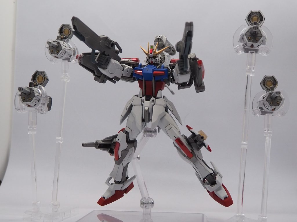 ガンバレル展開とフルバーストですビットは特に加工をしていないので、撮影中に何度も脱落しました