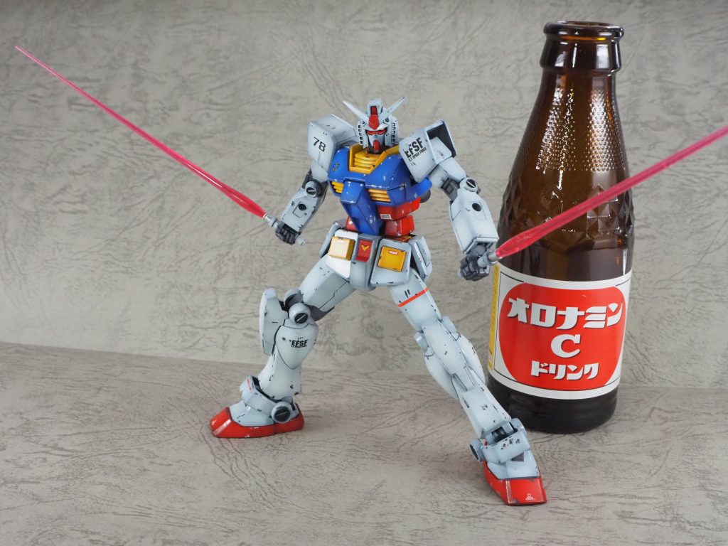 今回も武装類は主にHGUC191リバイブガンダムから借りています。サーベル、シールドはEGキットの物です。