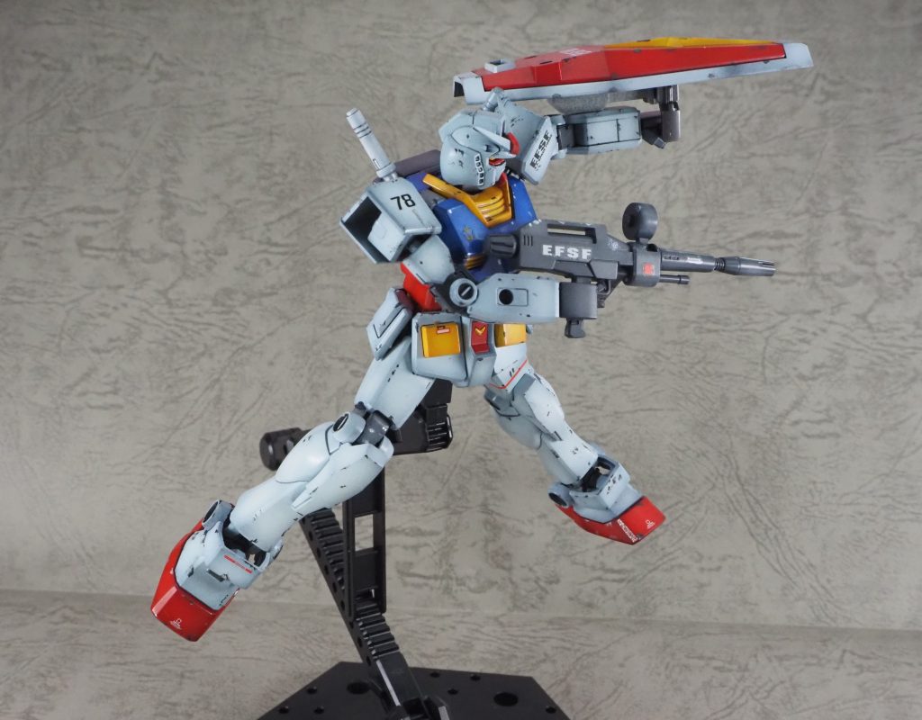 例のポーズもお手のものです。