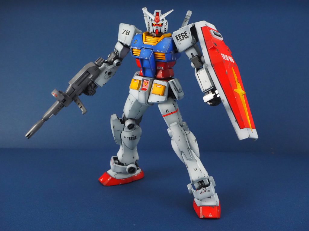 またしてもEGガンダムです。組めば組むほど味の出るスルメガンプラですね。色調やトップコートを変更していますので、前回や前々回のガンダムと是非比べて見て下さい。