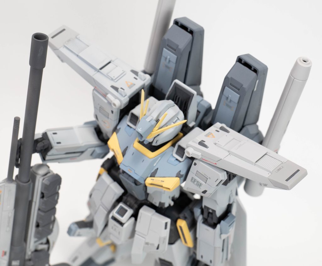 肩がフラットで寂しかったので、少し盛ってみました。