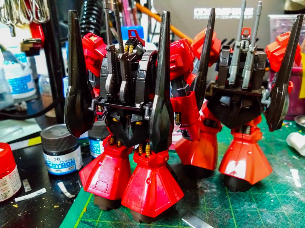 キットが古いので合わせ目を気になるので消しました。