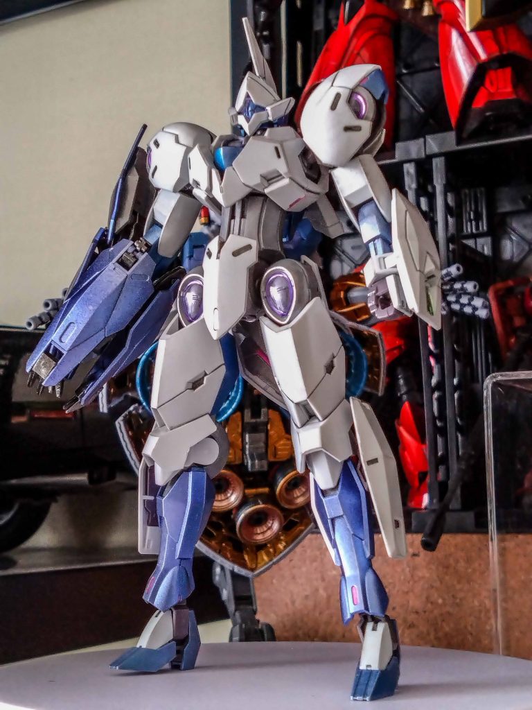 スミ入れやワンポイントはボールペンと鉛筆です。とにかく手を抜いて作るのが私流。新しいキットはとにかく合わせ目なくて凄い。