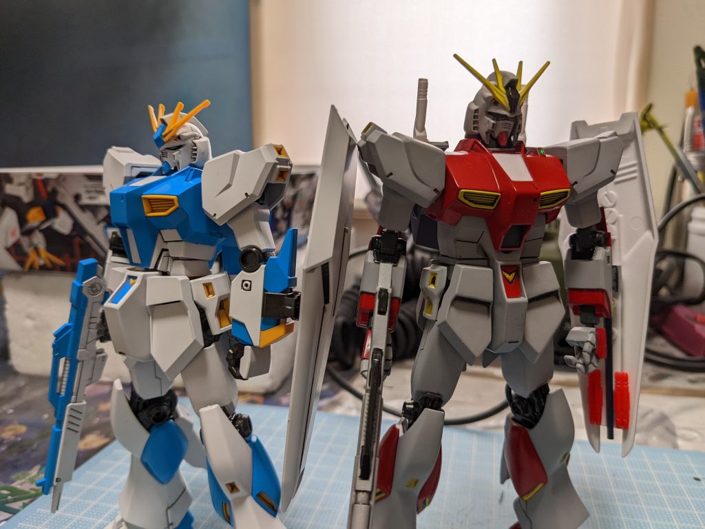 赤青で並べたいよねぇ〜の図。背景汚くてゴメンナサイその①…。