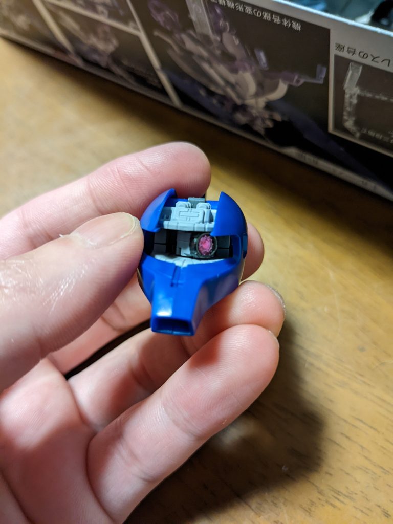 モノアイはビルダーズパーツに置換えてます。