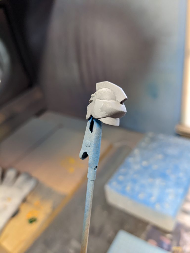 後頭部のみ少しパテ盛りしてますの図。