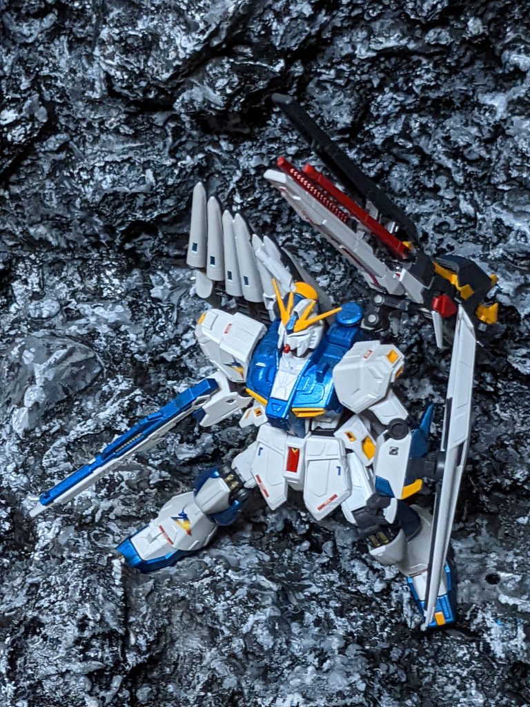 結果としてこの遅れが致命的となり、ロングレンジフィンファンネルの完成はアクシズ・ショックの後となった、 二号機はロングレンジフィンファンネルとともにアナイハムの工場で終戦を迎えたのだ。