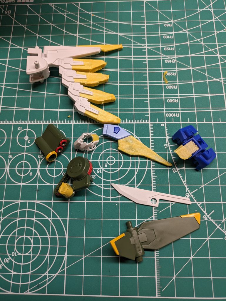 マスキング地獄。バックパックや武装各種はパーツ分割があまりされてないので、自分みたいなヘッタクソにはかなりキツかったです。全体的に失敗箇所を挙げたらきりが無いくらいの特級呪物になってしまいましたが、自分への戒め、黒歴史的な意味を込めて投稿させて頂きました。最後までご覧頂き、ありがとうございました!!