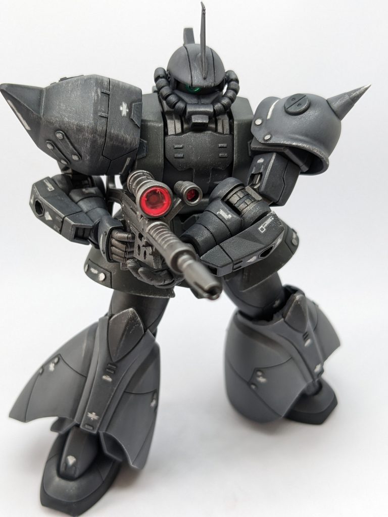 ゲルググへのカモフラージュ効果も期待しザク・マシンガンもビームライフルっぽくなっております✨