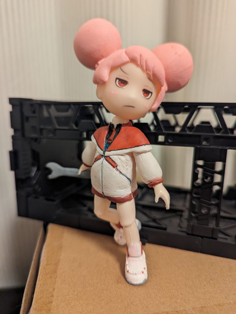 一応ポーズ的な…膝はともかく腕はほんと可動死んでます。