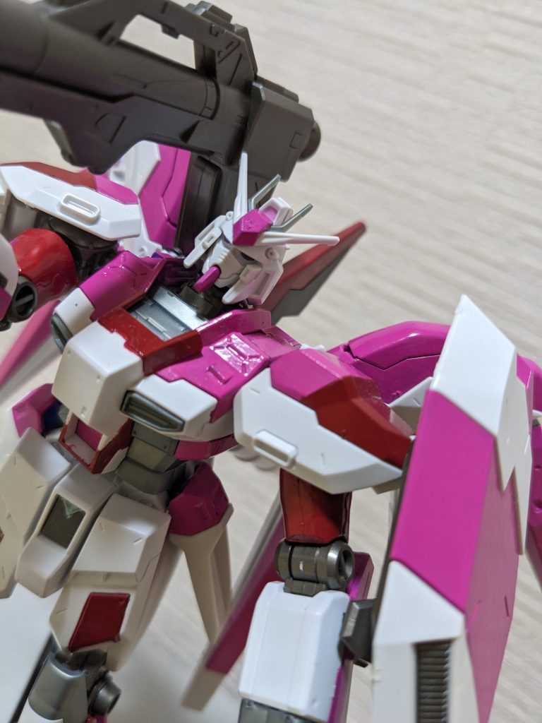 肩はピンクと赤に塗りました！