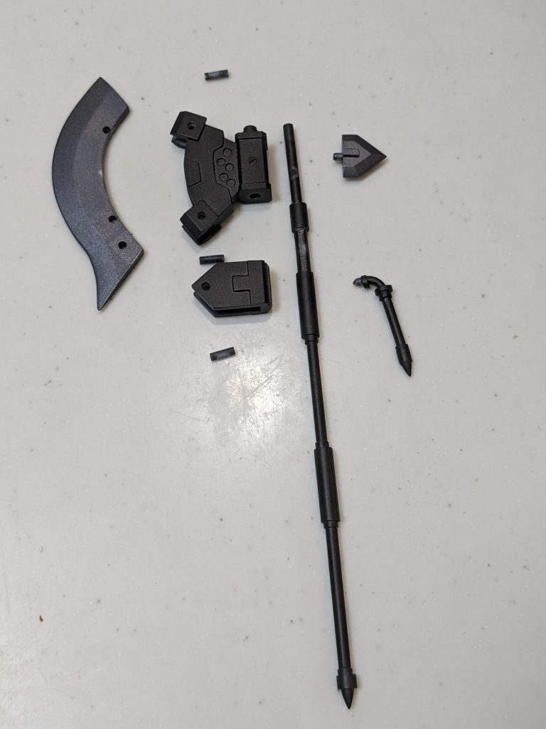 刃を固定しているピンを外せば分解可能なのでアイデアがでればパーツの追加や変更もできます。