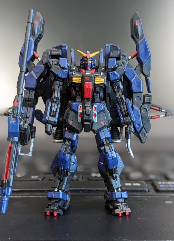 どうしてもモナカ割のラインが出てしまいますが合わせ目消しをする技量無しなので割り切ってます。ただ、次回はアンクルガードの合わせ目くらい消してみようかと思います。