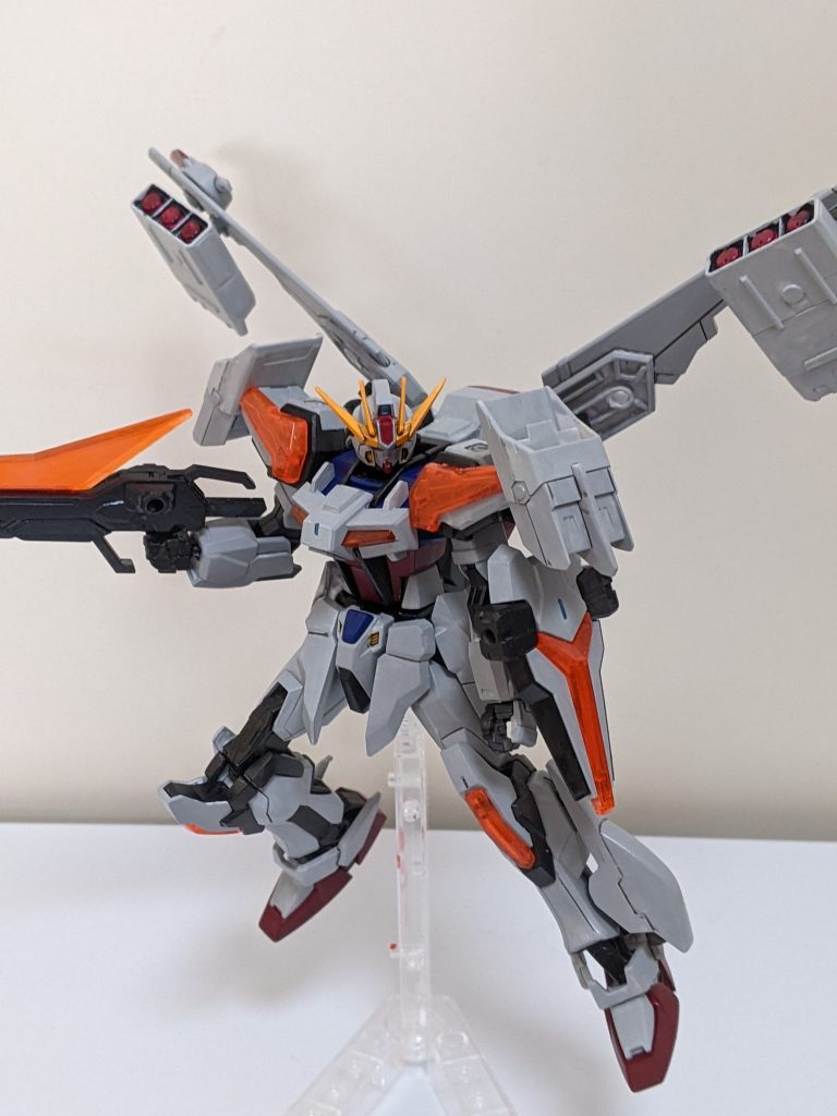 色々くっ付けて見ました。ほとんど既製品キットで脚部のパーツのみアサルトバスターの余剰パーツ流用です。