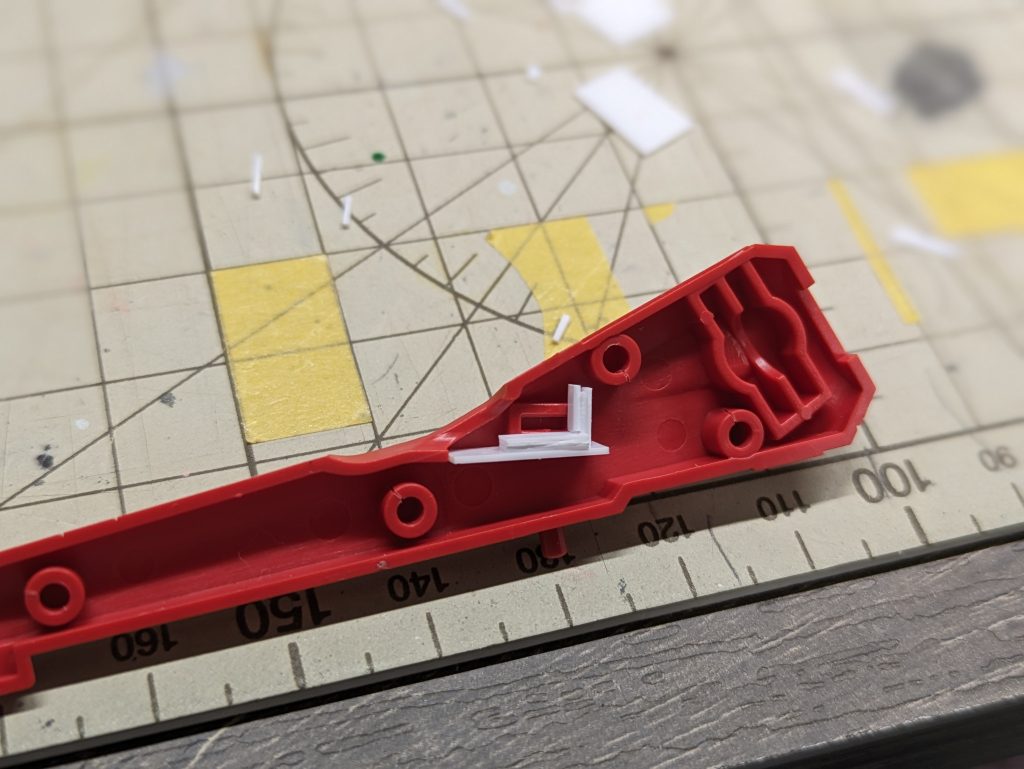 スーパーフォルティスビーム砲の砲身の後ハメ加工。