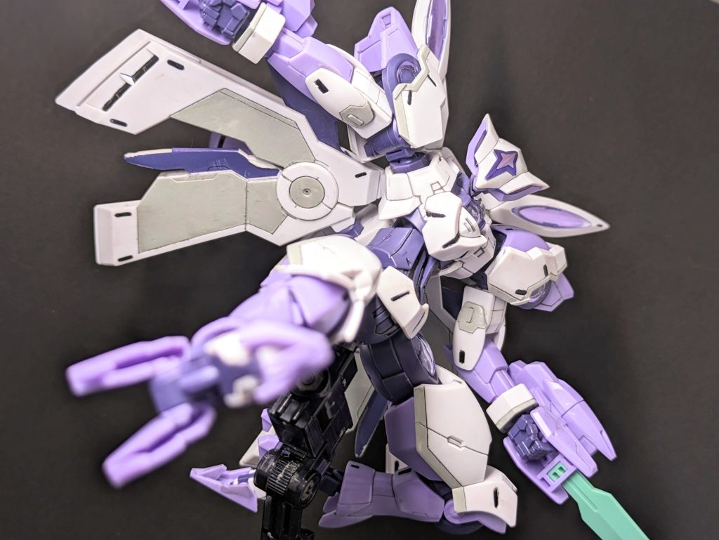 0話の再現です。ガンダムとしては異形に近いプロポーションなので、メカメカしすぎないディティールにするのが難しかったです。自分の中で納得いく形で仕上がってよかったです。 以上、閲覧ありがとうございました。