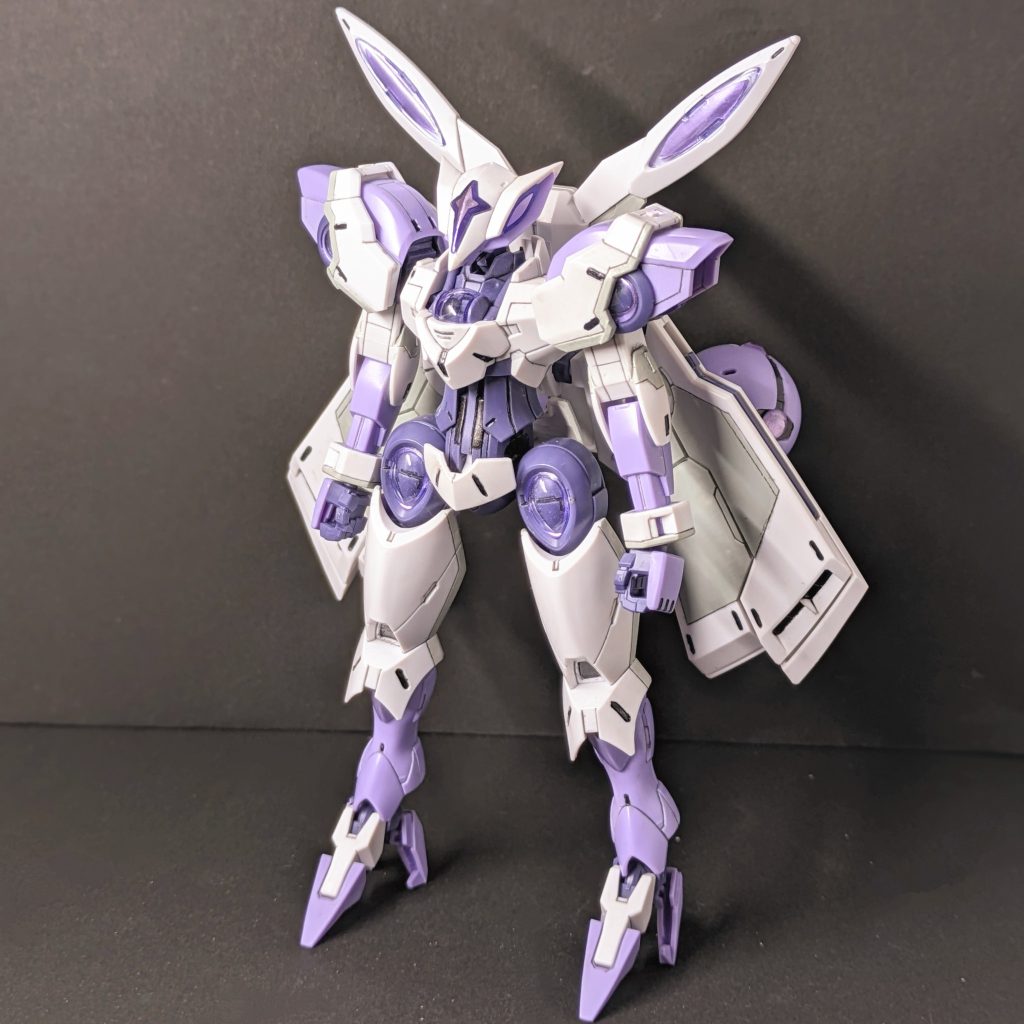 あえてデカールとつや消しはしませんでした。つや消しすると質感出てめっちゃ好きですが、個人的にベギルベウは新車みたいなピカピカが似合うと思うんですよね。