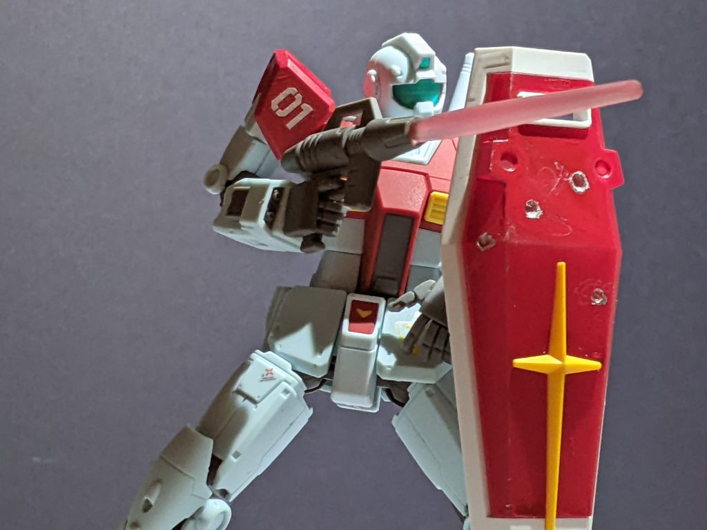 付属のビームスプレーガンを装備。スレッガージムのまんまだったら入ってなかったであろう武装ですね。