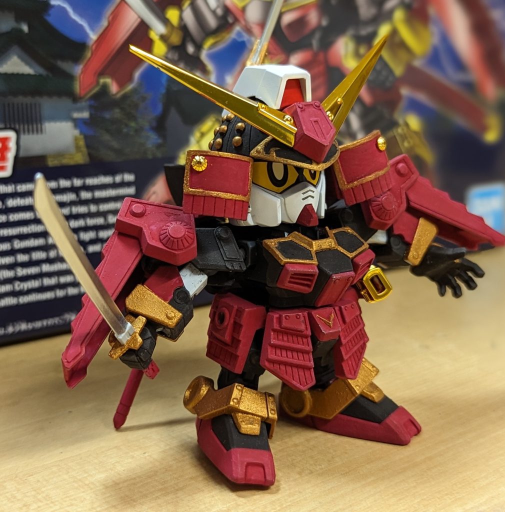 隠蔽力が高いのでミスしても黒の上からでも修正できますが、白系はそうもいかずグレーサフでも透けるので、ここはクールホワイトを吹いてます。もし白を使う場合は下地を白にした方が良さそうです。