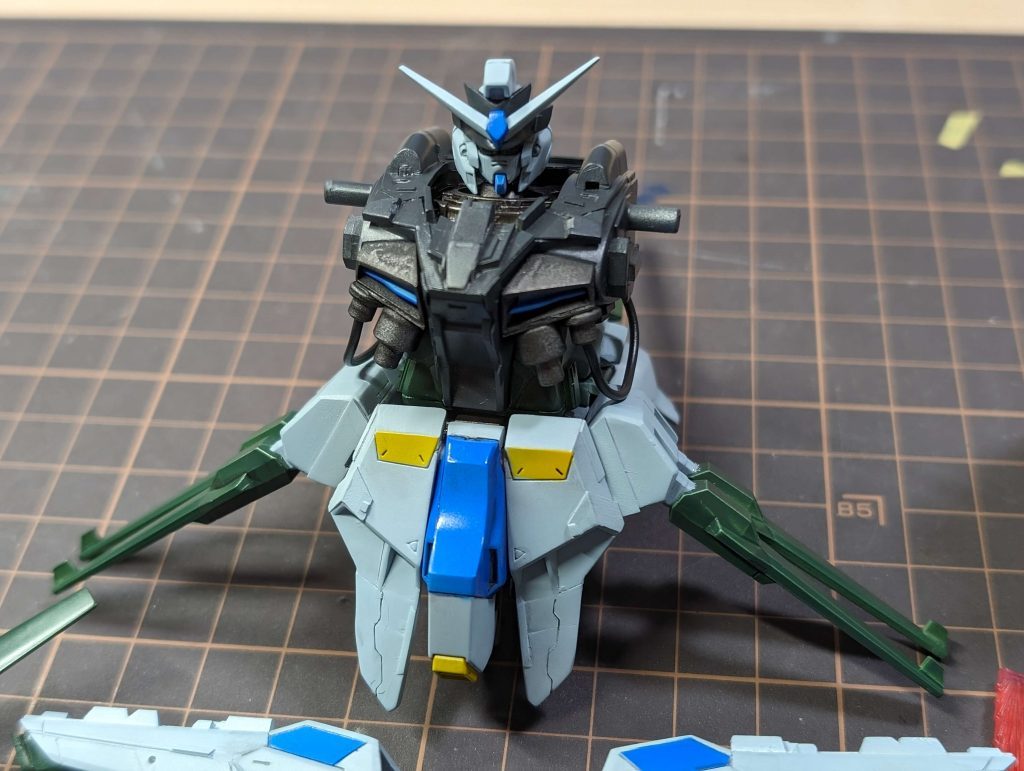 腰回りの構造はシナンジュ+プロヴィデンスガンダムです。ケーブル類は別途用意しました。