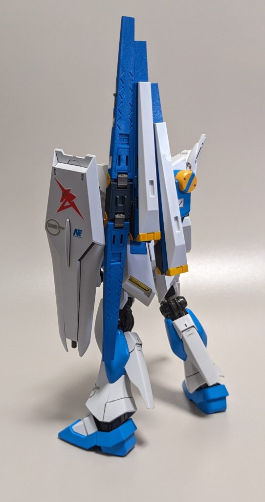 HGUCからファンネルを半分借りてます。今回もオキニのGUNDAMSystemを数カ所貼ってます。バズーカほしいですね。