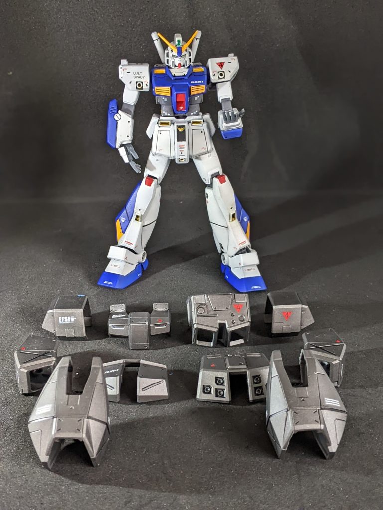 チョバムアーマーはガンメタで塗装してあります。塗装剥げを考慮しクリアランスの確保をしてあります。